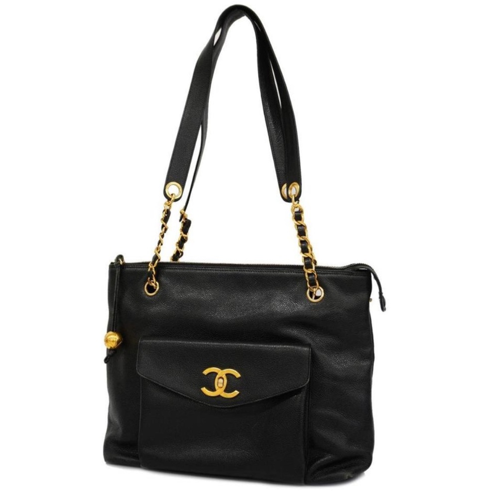 Vintage Chanel caviar shoulder bag with gold hardware